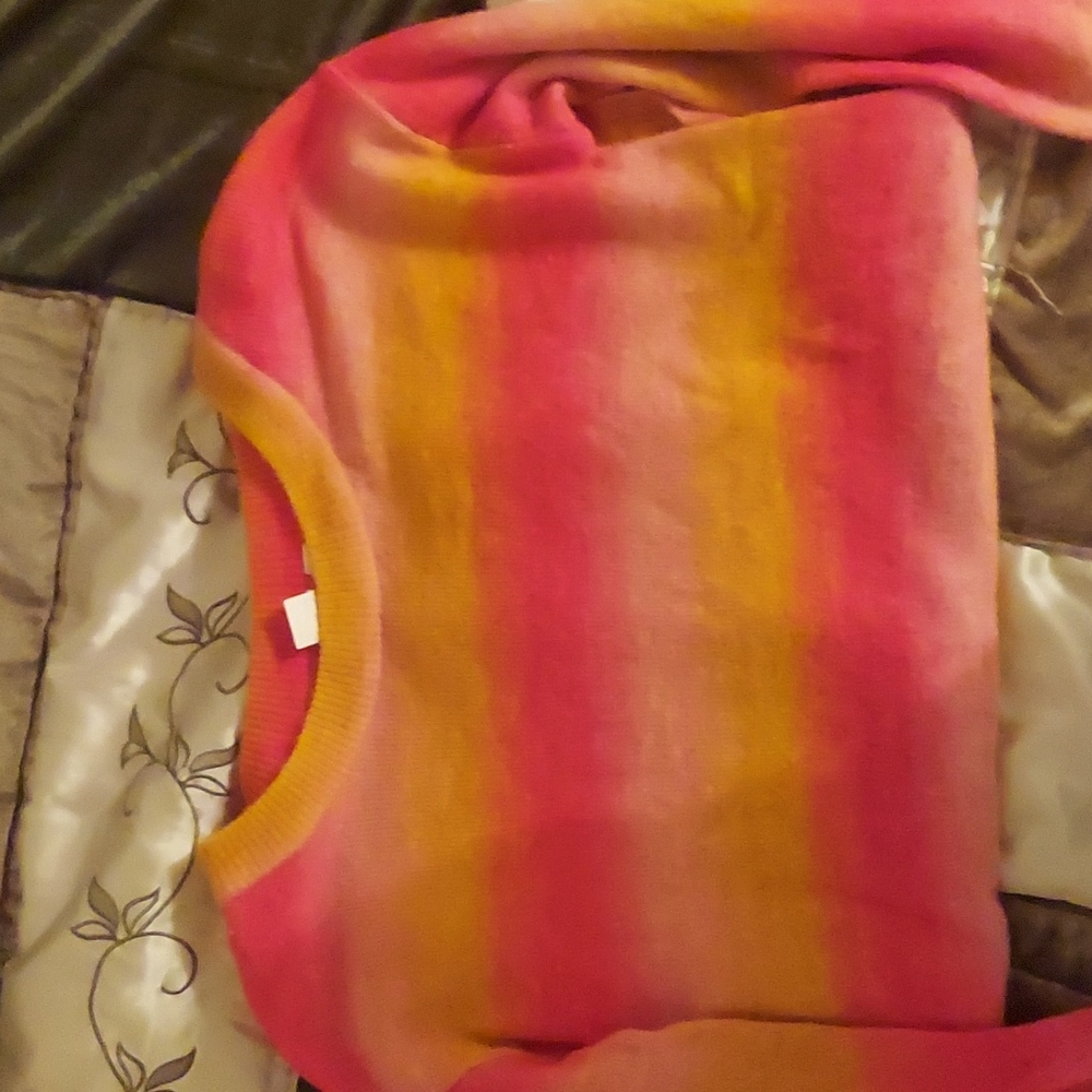 Gap sweater